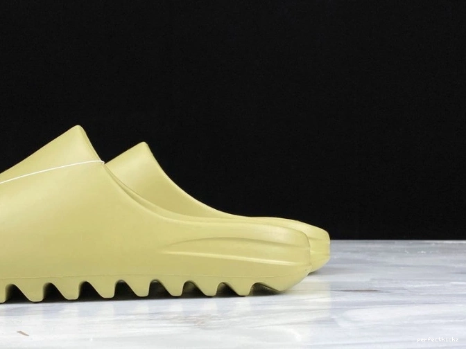 FX0494 Adidas Slides Yeezy 'Resin' 0726